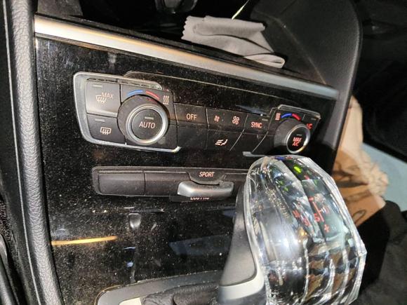 [无锡·苏B] 二手宝马宝马2系多功能旅行车2015款 218i 领先型