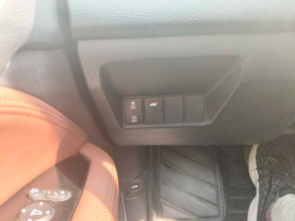 [广州·粤A] 二手本田本田UR-V2017款 370TURBO 两驱尊贵版 国V