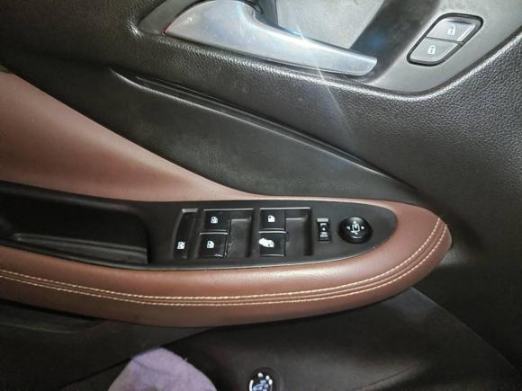 [广州·粤A] 二手别克昂科威Plus2014款 28T 四驱全能运动旗舰型