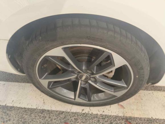 [南通·苏F] 二手奥迪奥迪A4L2020款 40 TFSI 时尚动感型