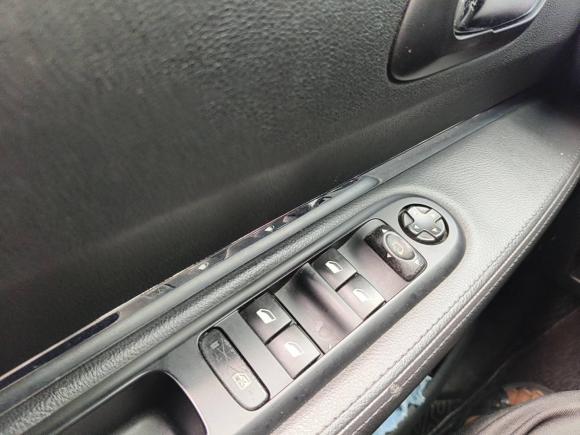 [武汉·鄂W] 二手标致标致30082015款 2.0L 自动潮流版