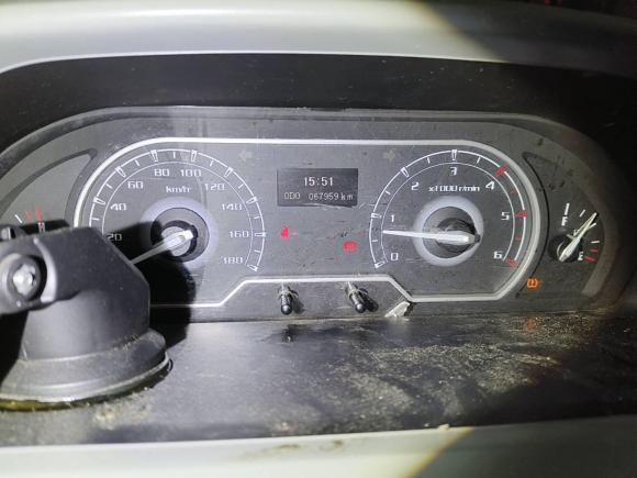 [芜湖·皖B] 二手上汽大通MAXUS新途V802021款 2.0T 手动经典傲运通长轴中顶6/7/8/9座