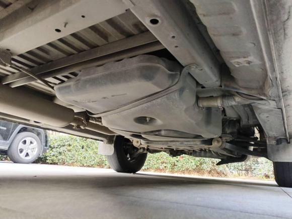 [宁波·浙B] 二手大通新途V802015款 2.5T AMT傲运通版短轴中顶