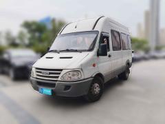 [武汉·鄂A] 依维柯依维柯褒迪2017款 2.5T经典A37客车高顶7座47Z5