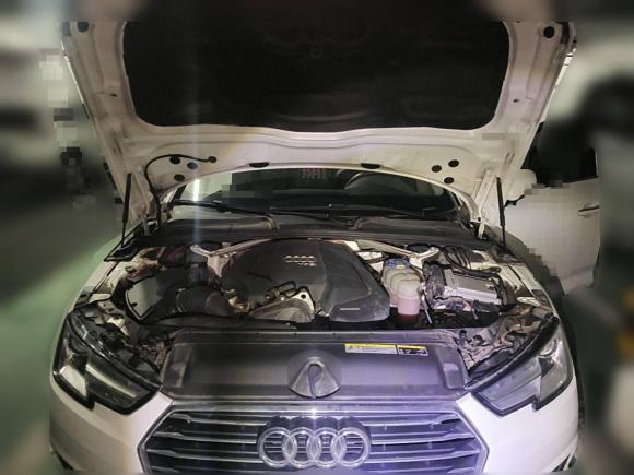 [南昌·赣A] 二手奥迪奥迪A4L2018款 30周年年型 30 TFSI 进取型