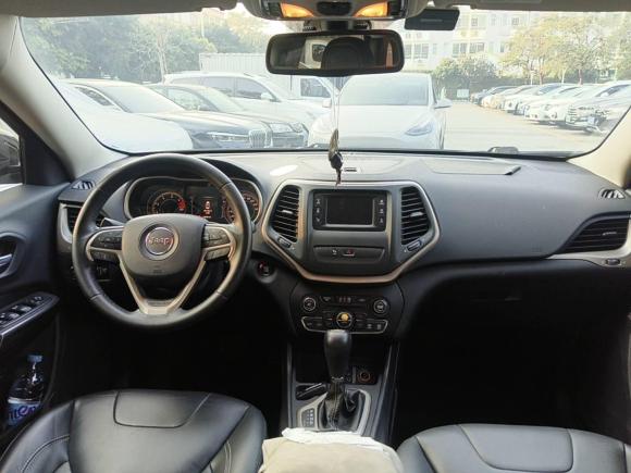 [广州·粤A] 二手Jeep自由光2016款 2.4L 领先版