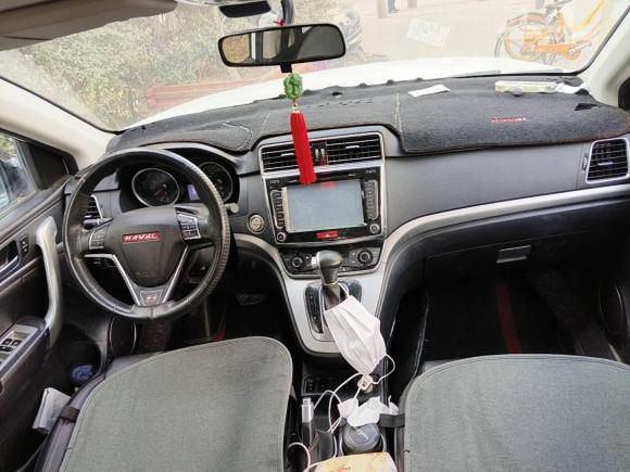 [西安·陕U] 二手哈弗哈弗H62015款 运动版 1.5T 自动两驱豪华型