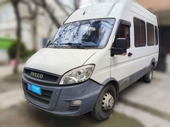 [无锡·苏B] 二手依维柯依维柯褒迪2017款 2.5T尊享A37客车高顶6-7座47Z5