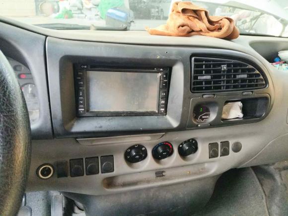 [上海·沪A] 二手福特经典全顺2013款 2.8T柴油普通型短轴中顶JX493ZLQ4