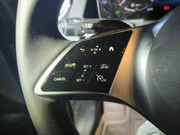 [上海·沪B] 二手奔驰奔驰GLB2024款 改款 GLB 200 动感型