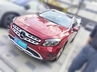 奔驰奔驰GLA2019款 GLA 200 动感型