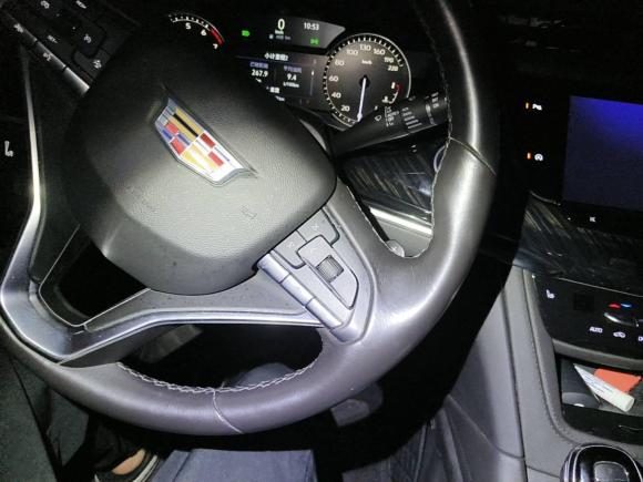 [上海·沪B] 二手凯迪拉克凯迪拉克XT62021款 28T 七座豪华型