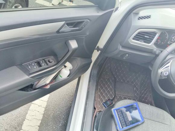 [青岛·鲁U] 二手大众T-ROC探歌2020款 280TSI DSG两驱精英型