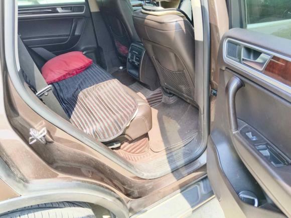 [济南·鲁A] 二手大众途锐2011款 3.0TDI 柴油标配型