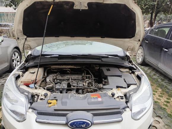 [武汉·鄂A] 二手福特福克斯2012款 三厢 1.6L 自动风尚型