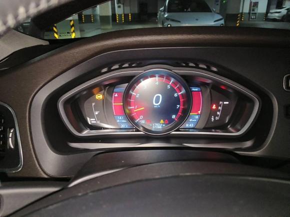 [嘉兴·浙F] 二手沃尔沃沃尔沃V402013款 2.0T 智雅版