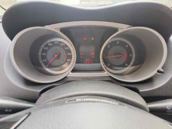 [杭州·粤E] 二手陆风陆风X82014款 探索版 2.5T 柴油4X4豪华型