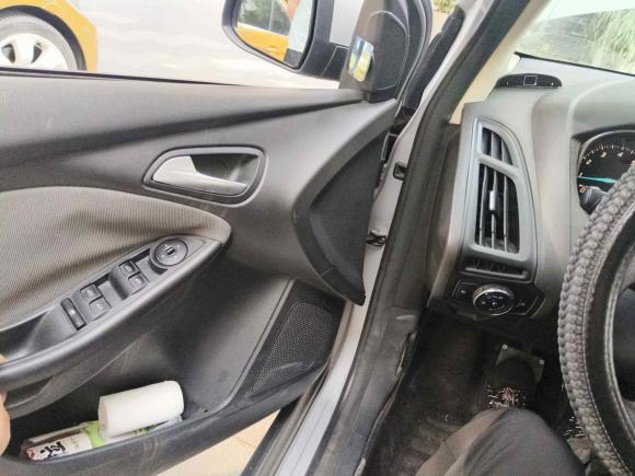 [成都·川A] 二手福特福克斯2012款 两厢 1.6L 手动舒适型