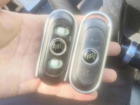 [上海·沪A] 二手威马汽车威马E.52021款 500 即客行