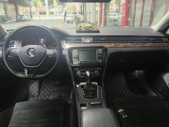 [佛山·粤X] 二手大众迈腾2018款 330TSI DSG 豪华型