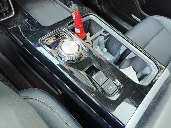 [上海·苏U] 二手哈弗哈弗大狗2022款 2.0T DCT四驱哮天犬追猎版