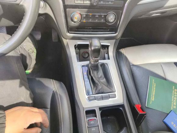 [深圳·鄂L] 二手荣威荣威RX52016款 20T 两驱自动旗舰版