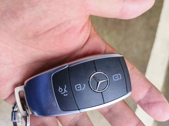 [上海·沪B] 二手奔驰奔驰GLC2022款 改款 GLC 300 L 4MATIC 动感型