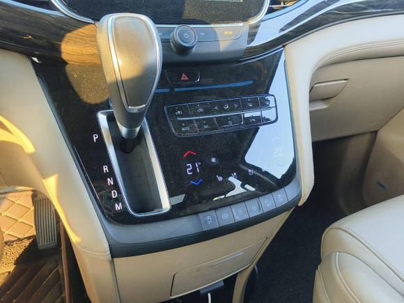 [青岛·鲁B] 二手别克别克GL82017款 ES 28T 旗舰型 国V