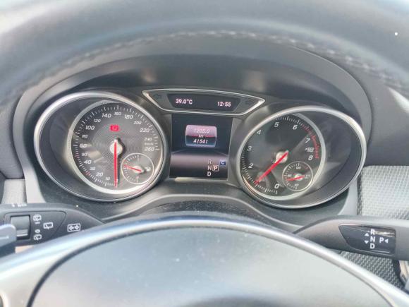 [上海·沪E] 二手奔驰奔驰GLA2019款 GLA 200 动感型