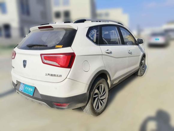 [青岛·鲁B] 二手宝骏宝骏5602015款 1.8L 手动豪华型