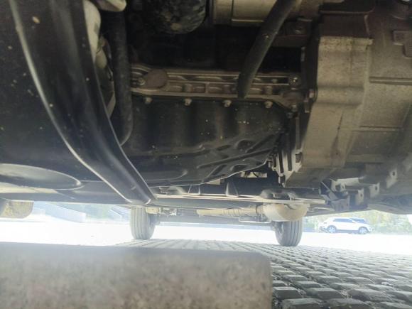 [无锡·苏B] 二手大通新途V802023款 2.0T 手动经典傲运通短轴超低顶5/6座