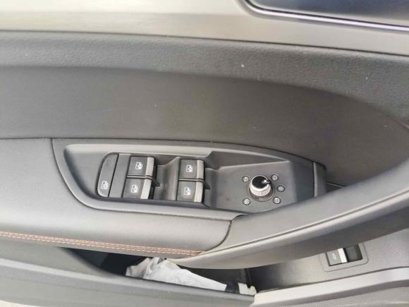 [成都·川G] 二手奥迪奥迪Q5L2018款 40 TFSI 荣享时尚型 国V