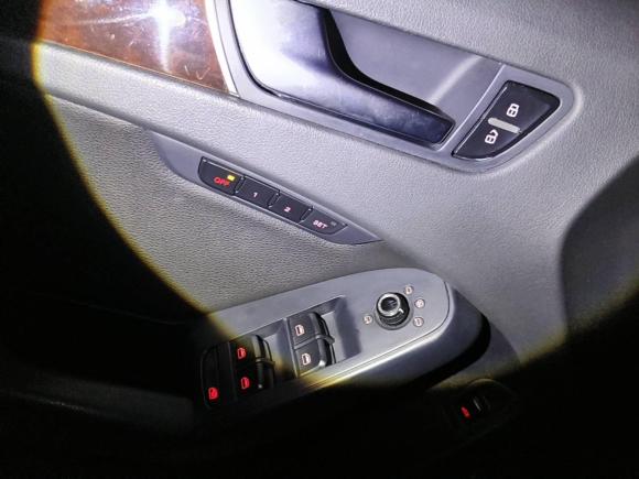 [成都·川A] 二手奥迪奥迪A4L2011款 2.0 TFSI 技术型