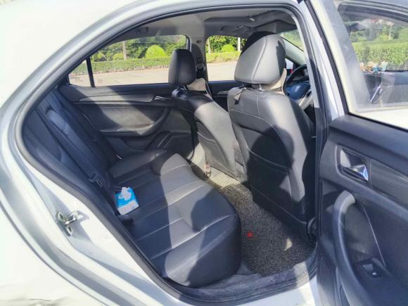 [上海·皖G] 二手荣威荣威3602015款 1.5L 自动豪华版