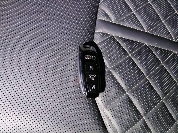 [上海·沪F] 二手奥迪奥迪Q82021款 55 TFSI 暗夜骑士限量版