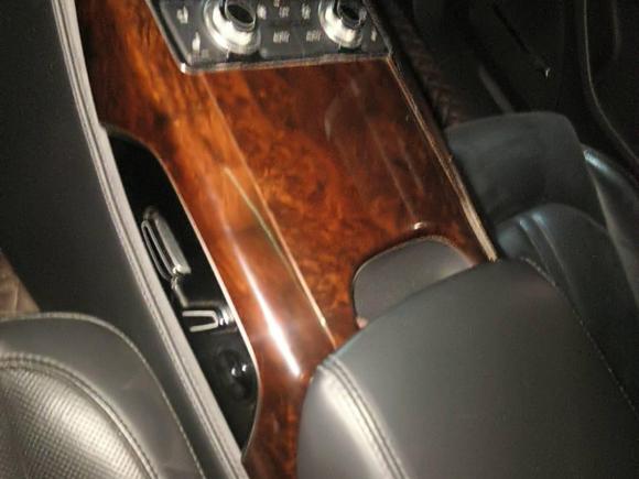 [济南·鲁A] 二手奥迪奥迪A82011款 A8L 3.0 TFSI quattro豪华型(213kW)