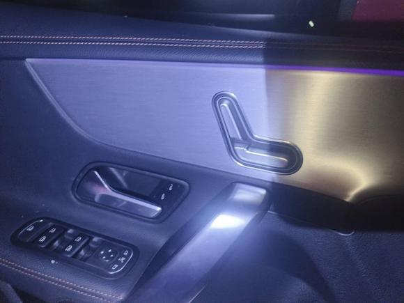 [深圳·粤B] 二手奔驰奔驰A级2019款 A 200 L 运动轿车先行特别版