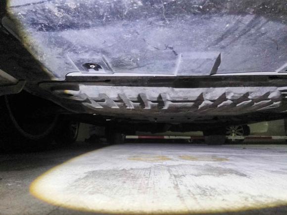 [深圳·粤B] 二手路虎揽胜极光2013款 2.0T 5门耀动版