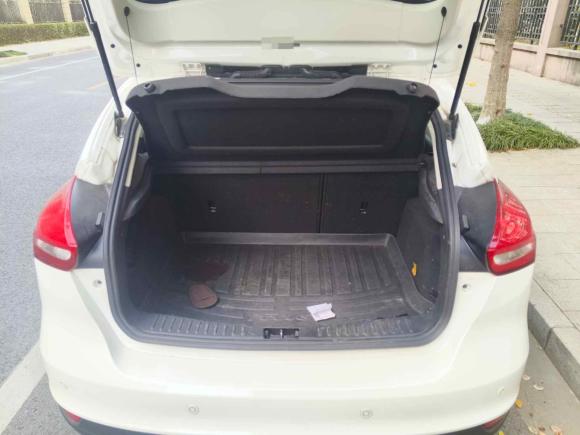 [苏州·苏U] 二手福特福克斯2017款 两厢 EcoBoost 125 自动超能风尚型智行版