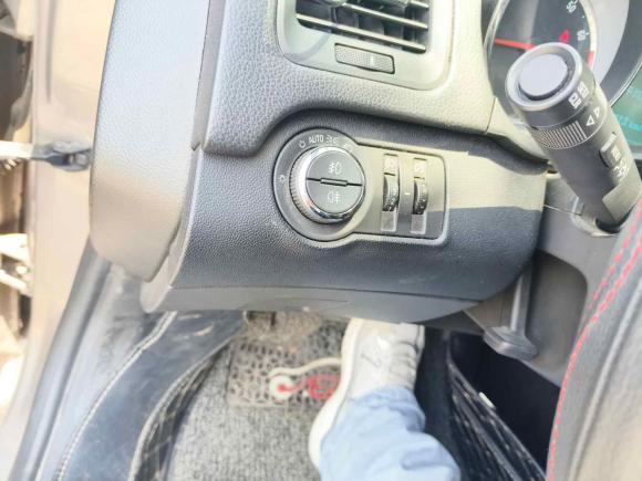 [武汉·鄂A] 二手别克君威2015款 1.6T 领先技术型