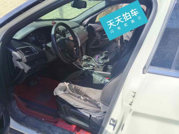 [济南·鲁A] 二手陆风陆风X72016款 2.0T 全景尊享版