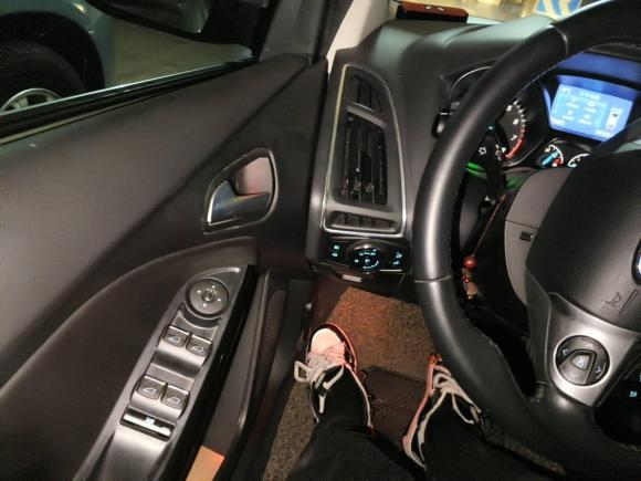 [成都·川A] 二手福特福克斯2012款 两厢 2.0L 自动豪华运动型