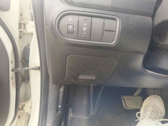 [武汉·鄂A] 二手起亚起亚K32013款 1.6L 自动GLS