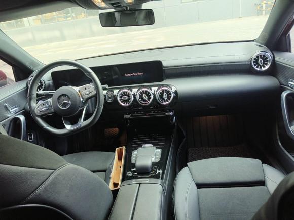 [佛山·粤X] 二手奔驰奔驰A级2020款 改款 A 200 L 运动轿车时尚型