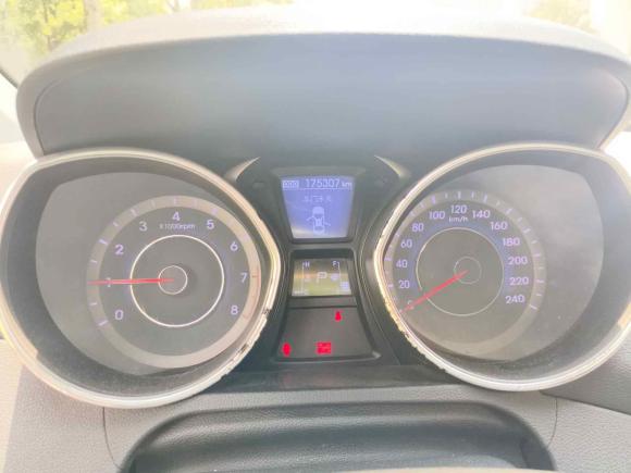 [金华·浙G] 二手现代朗动2012款 1.6L 自动尊贵型