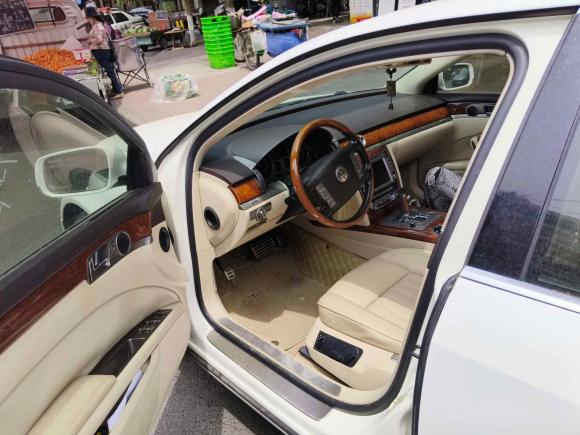 [成都·川G] 二手大众辉腾2009款 3.6L V6 5座加长舒适版