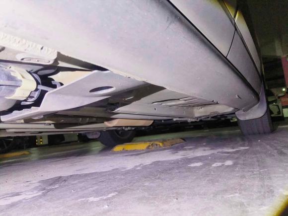 [武汉·鄂A] 二手标致标致30082015款 2.0L 自动经典版