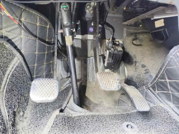 [宁波·浙B] 二手上汽大通MAXUS新途V802021款 2.0T 手动经典傲运通短轴中顶5/6座