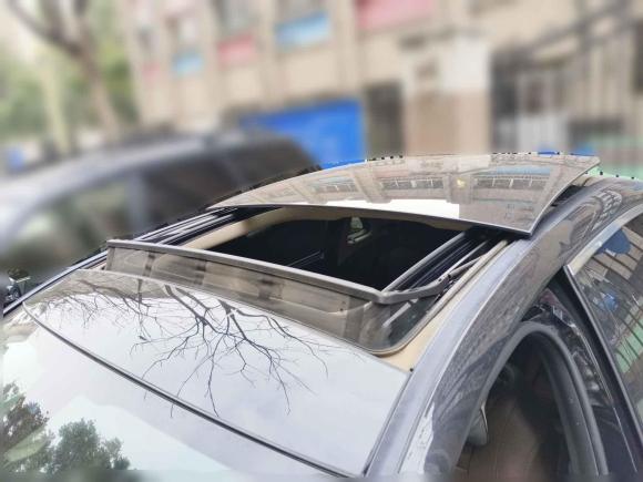 [武汉·鄂A] 二手奔驰奔驰E级2019款 改款 E 300 L 运动豪华型