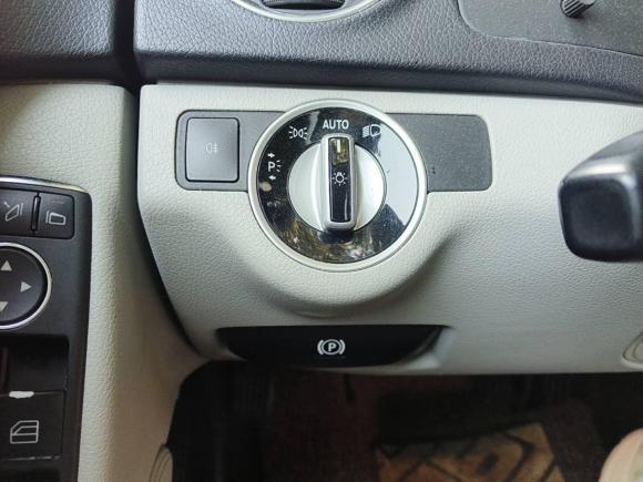 [苏州·苏E] 二手奔驰奔驰C级2011款 C 200 CGI 时尚型